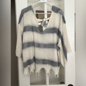 POL Striped Gray and Cream Women's Sweater large oversized